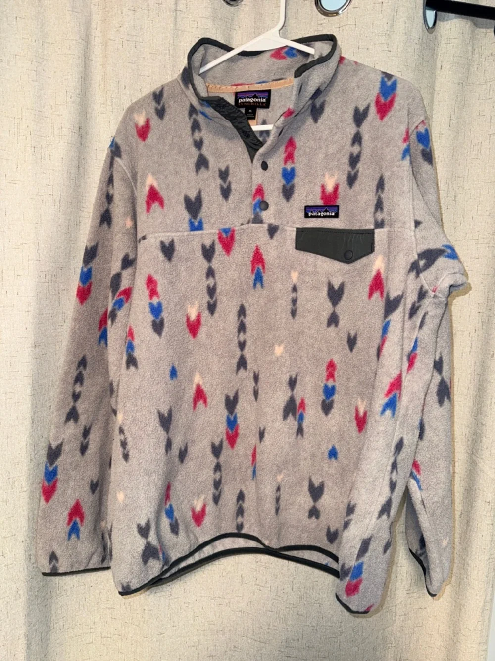 Patagonia Grey Fleece Pullover with Pink, Blue, Navy & Cream Accents - Picture 1 of 3